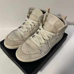 Jordan 1 Mid SE Craft PS Black and Gold Sneakers